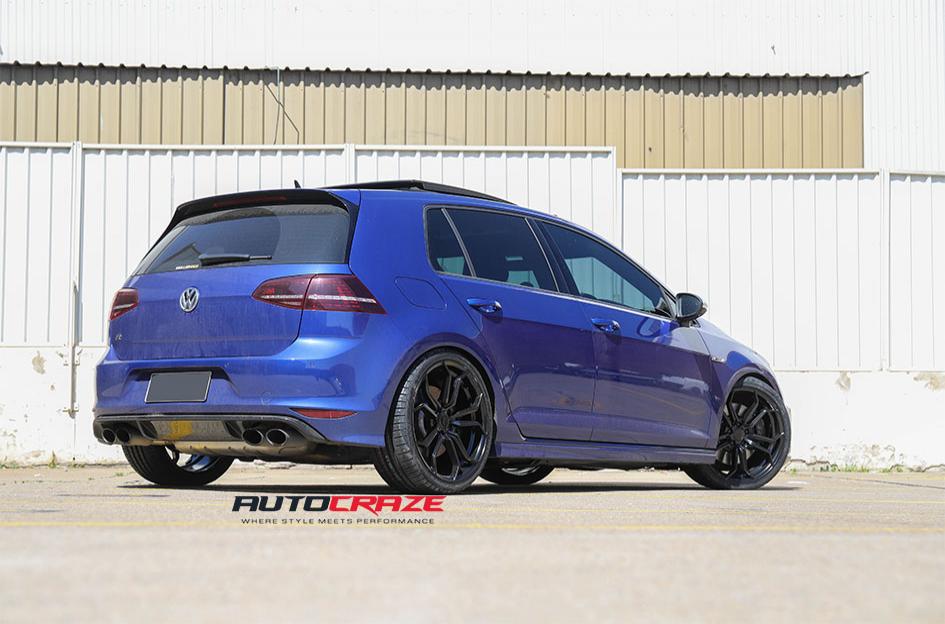 VOLKSWAGEN GOLF SF08 FLAT BLACK